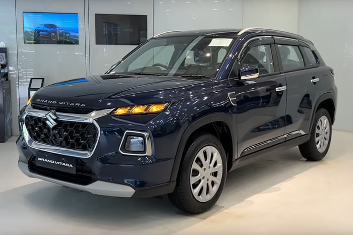 Maruti Grand Vitara hybrid showroom and discounts June 2025